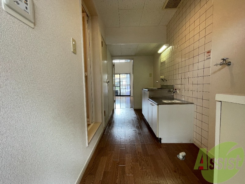 玄関　玄関から撮影してみました。開放感がありますね。