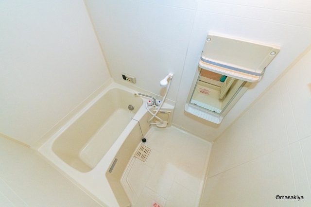 バス・シャワールーム　お風呂　追い焚き付きです。