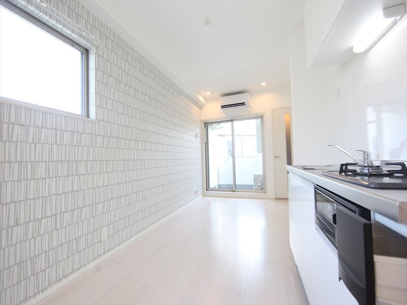 バルコニー　ＬＤＫ9.6帖　2面採光　エアコン完備　南面バルコニー