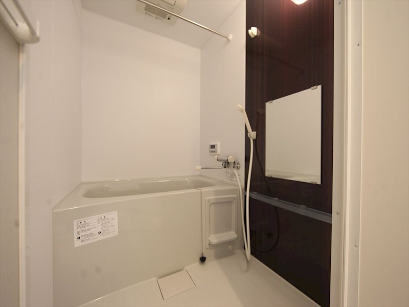 バス・シャワールーム　浴室暖房乾燥機付　追い焚き・オートバス機能付お風呂