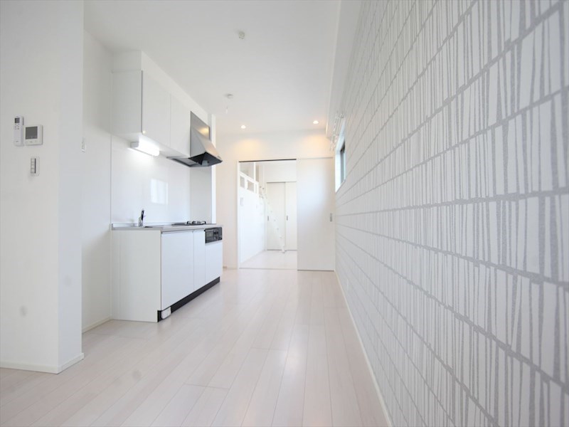 居室・リビング　ＬＤＫ9.6帖　洋室3.8帖　ロフト5帖　エアコン2基完備