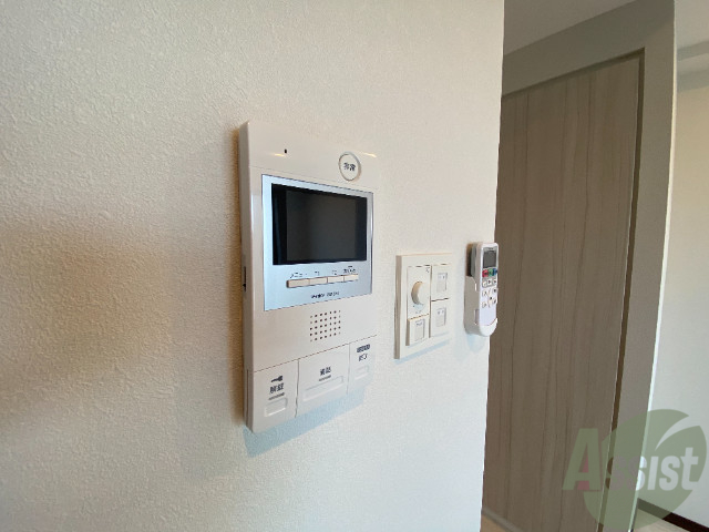 その他設備　モニター付きのインターホン。急な来客も安心ですね。