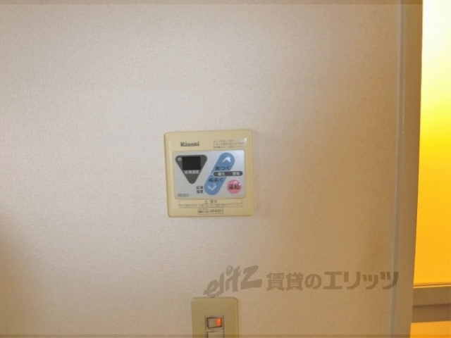 その他設備　給湯器リモコン