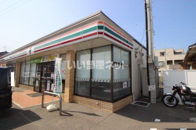 コンビニ　セブンイレブン 糸島加布里店（コンビニ）まで3831m