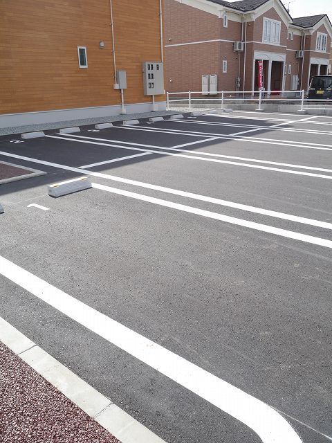 駐車場　駐車場