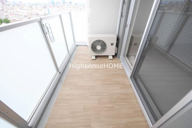 バルコニー　バルコニーからの眺めを楽しみながら食事をしませんか