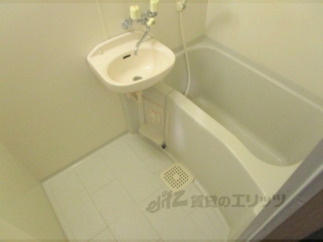 バス・シャワールーム　バス