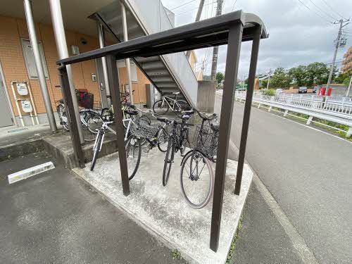 建物外観　駐輪場