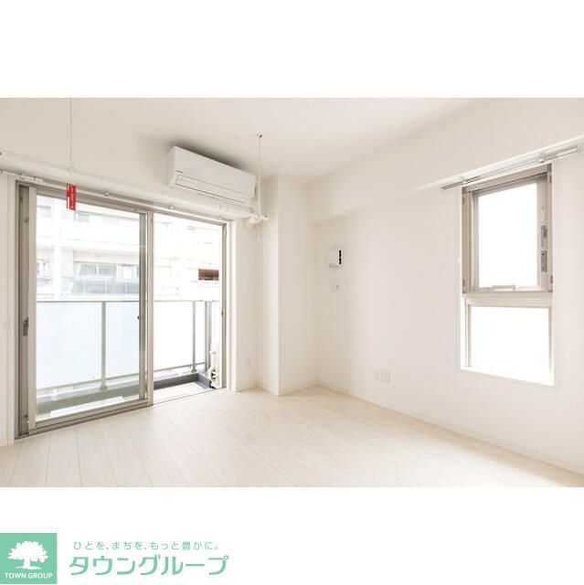 コヌ ブリーズ蒲田の居間写真