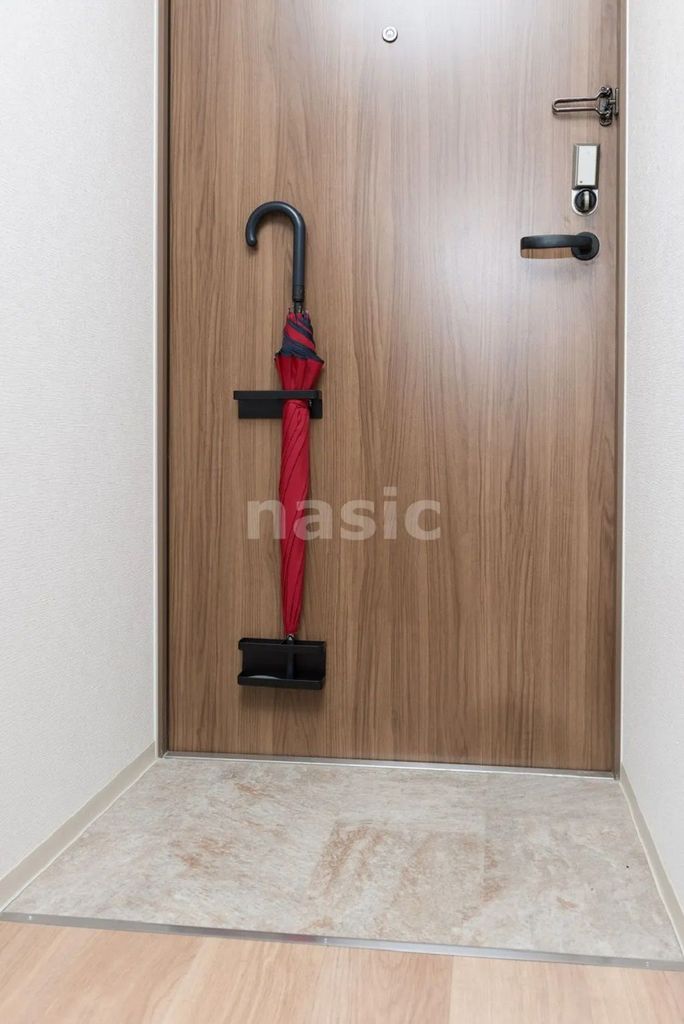 玄関　傘は備え付けではございません