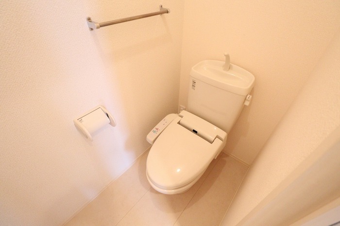 トイレ　温水洗浄暖房便座