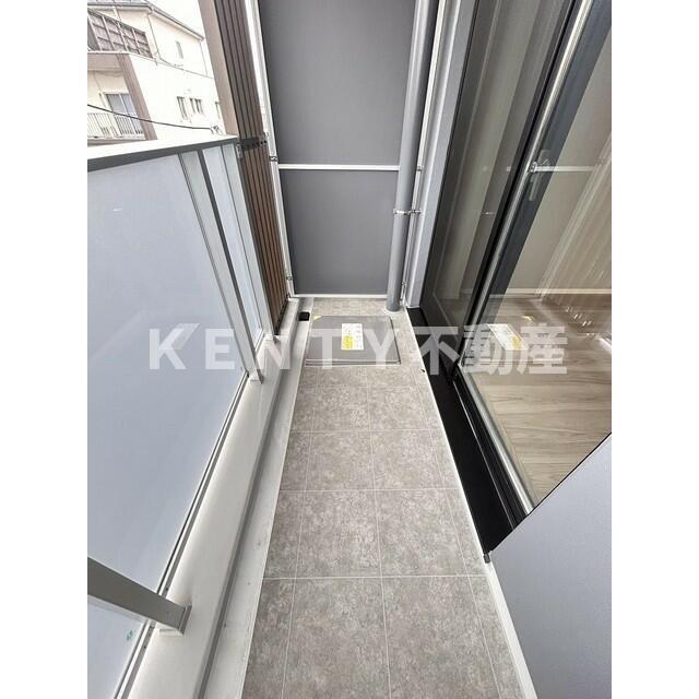 バルコニー　暖かな日差しのふりそそぐバルコニー