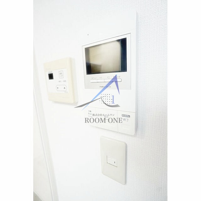 セキュリティ　モニター付きインターホンです。