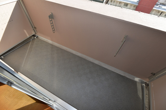 バルコニー　お洗濯にも便利なバルコニー付き