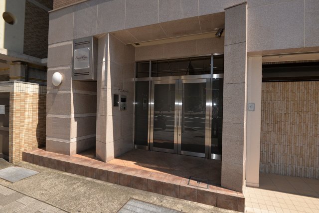 エントランス　清潔なエントランスです