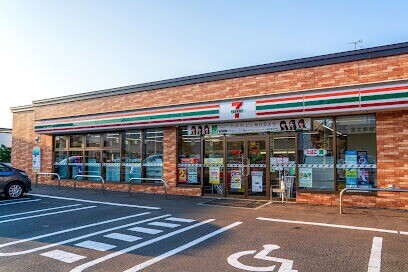 コンビニ　セブンイレブン札幌北郷3条店（コンビニ）まで125m