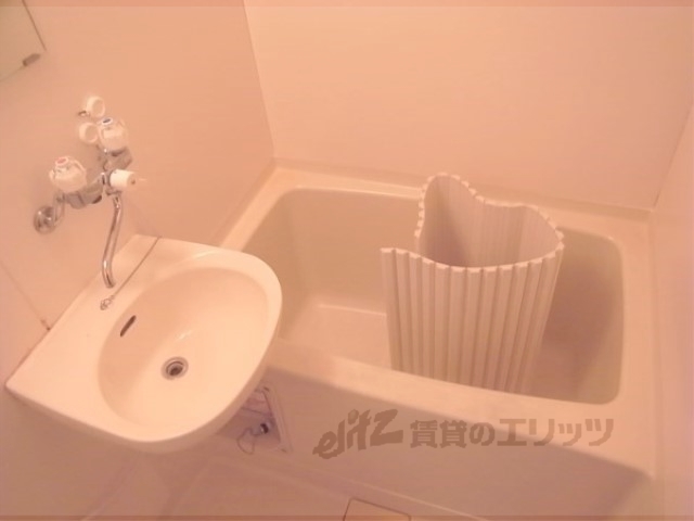 バス・シャワールーム　バス