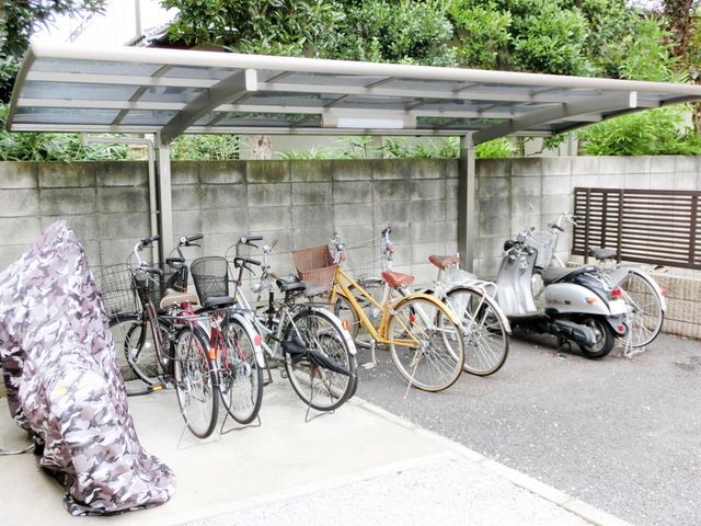 その他共有部分　★屋根付き駐輪場スペースです★