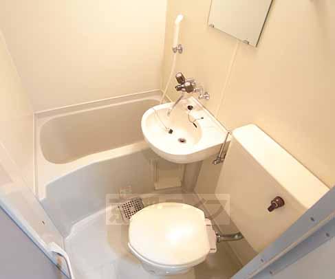 バス・シャワールーム　ユニットバスです