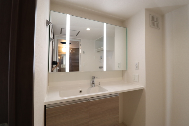 洗面設備　洗髪洗面化粧台