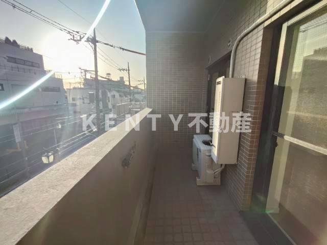 バルコニー　開放的で明るい空間を演出してくれるバルコニーです