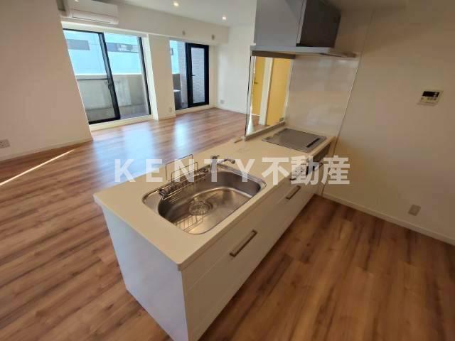 キッチン　コンパクトなキッチンで掃除もラクラク