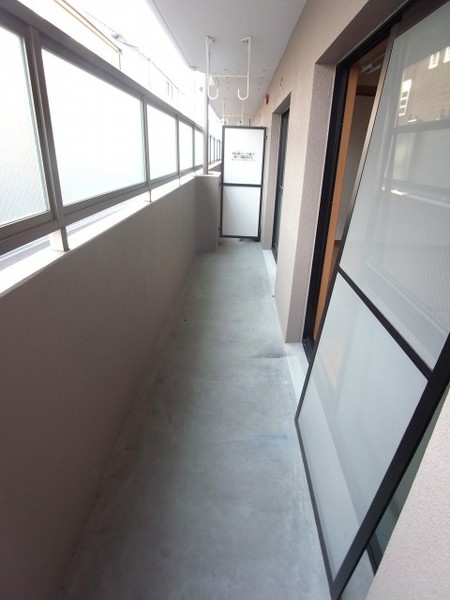 バルコニー　※別号室の写真です