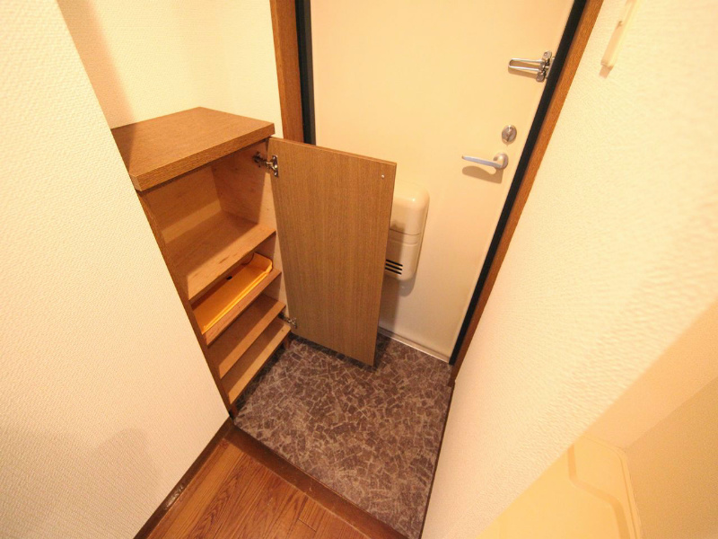 玄関　玄関　シューズボックス付