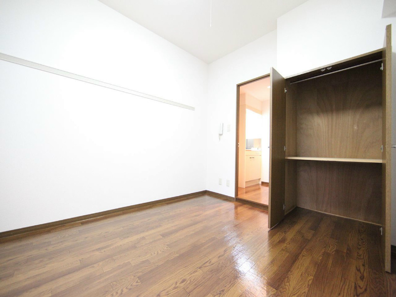 居室・リビング　洋室7.0帖　クローゼット付（収納充実してます）