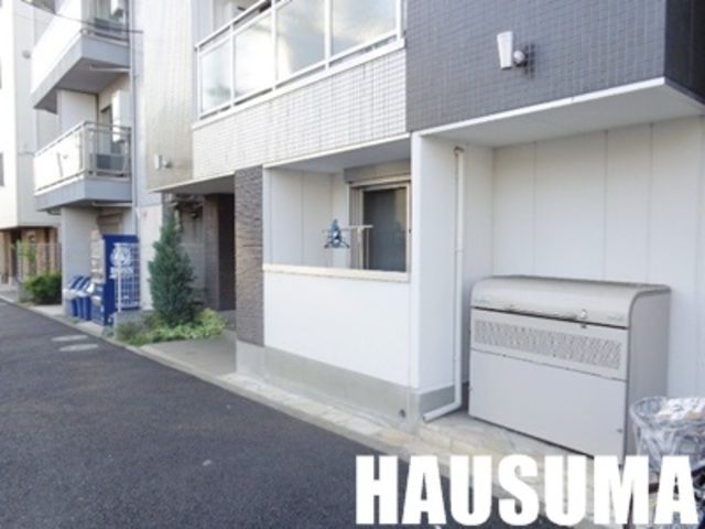 駐車場　建物全面