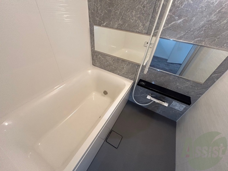 バス・シャワールーム　お風呂になります。一日の疲れを癒してくださいね。