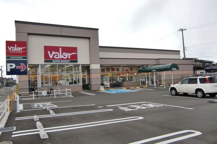 スーパー　バロー金沢有松店（スーパー）まで335m