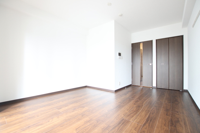 その他部屋・スペース　※別室参考写真　木目が美しい洋室