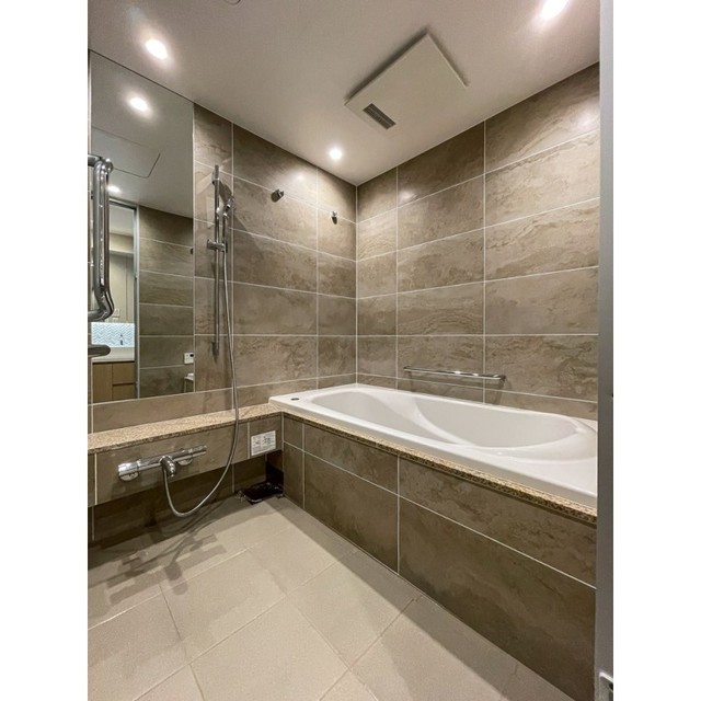 バス・シャワールーム　※写真は同タイプ住戸です。