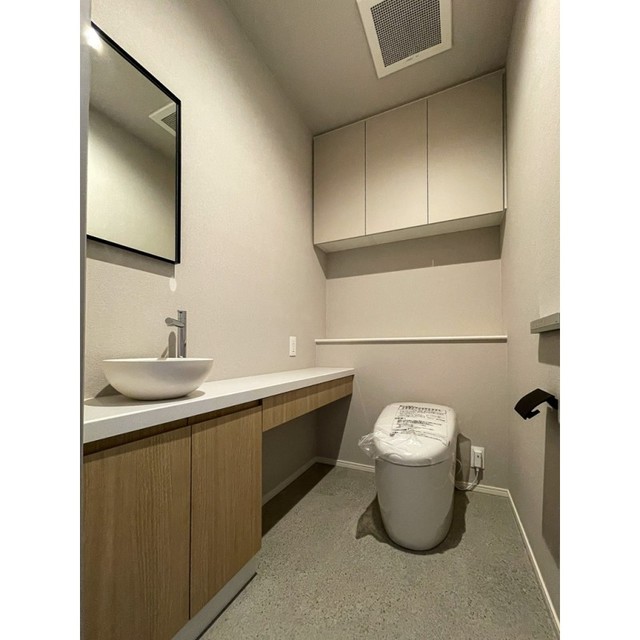 トイレ　※写真は同タイプ住戸です。