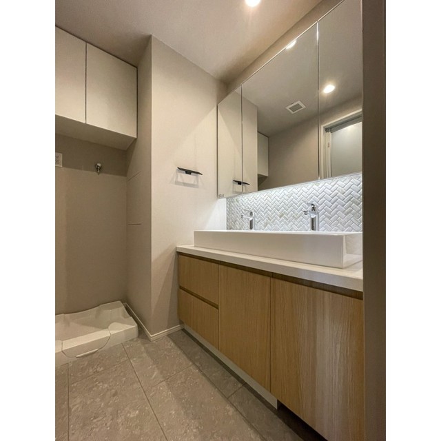 洗面設備　※写真は同タイプ住戸です。