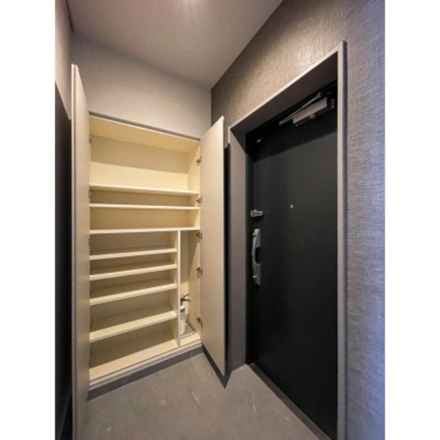 玄関　※写真は同タイプ住戸です。