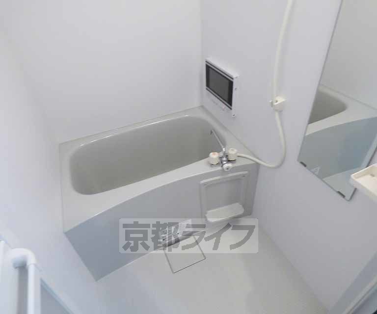 バス・シャワールーム　きれいな浴室です。