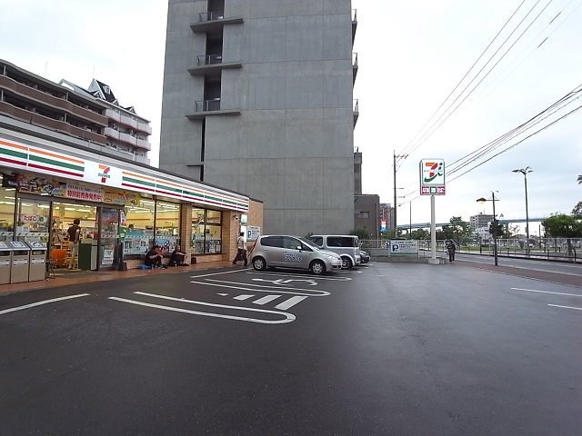 コンビニ　セブンイレブン 福岡港2丁目店（コンビニ）まで569m