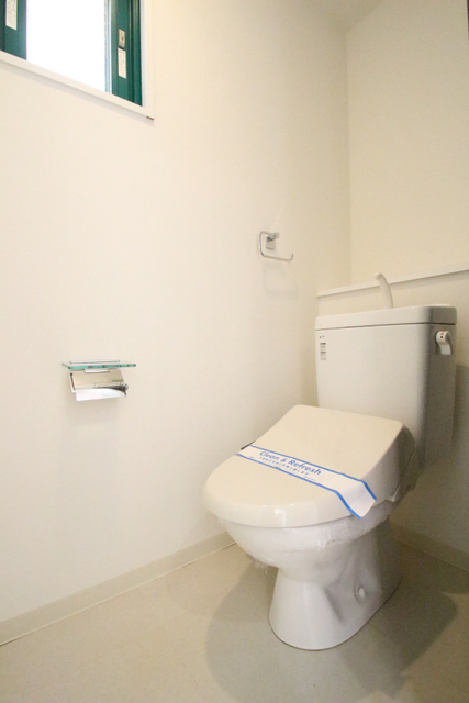 トイレ　※別室の参考写真の為、現況優先です。