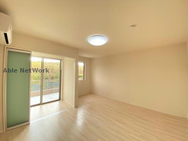 居室・リビング　※同型反転タイプ　現況優先