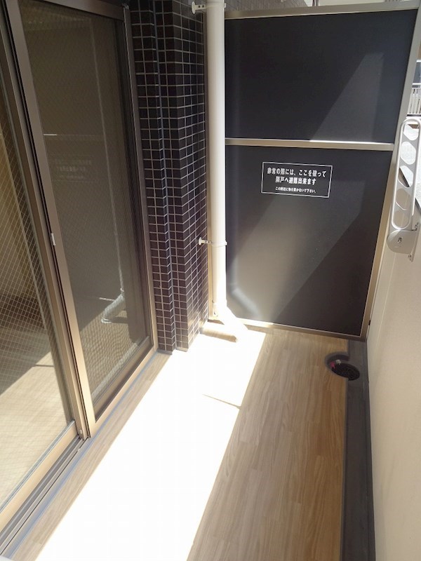 バルコニー　同施工会社の同仕様写真です。