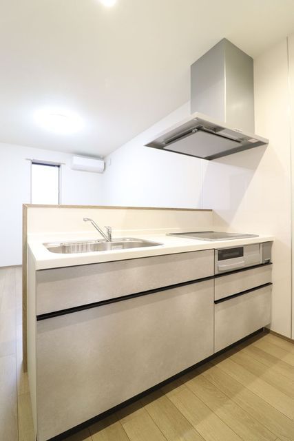 キッチン　ＩＨ３口＆魚焼きグリル備え付け