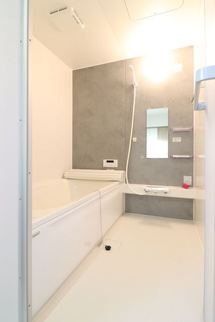 バス・シャワールーム　追い焚き機能有り