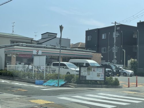 コンビニ　セブンイレブン 西宮小曽根町2丁目店（コンビニ）まで214m
