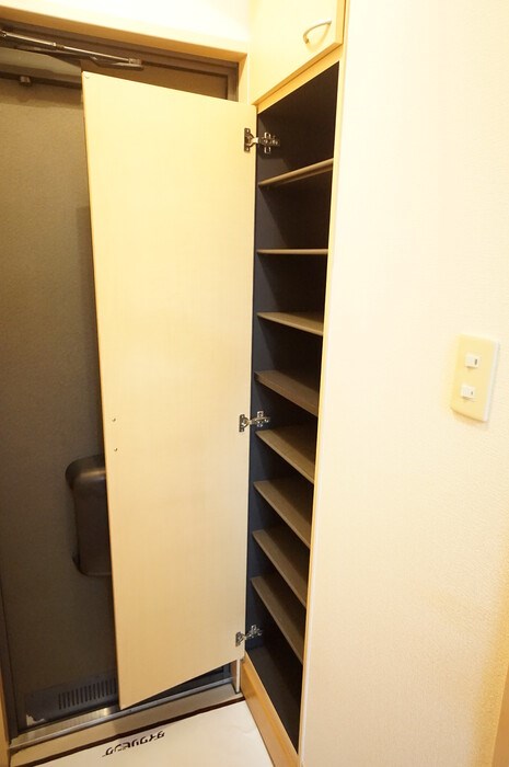 玄関　大容量のシューズボックス付き玄関です