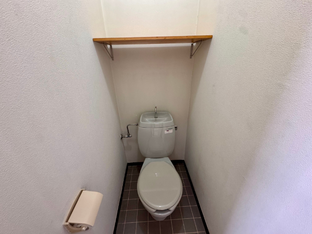 トイレ　※他のお部屋の写真です