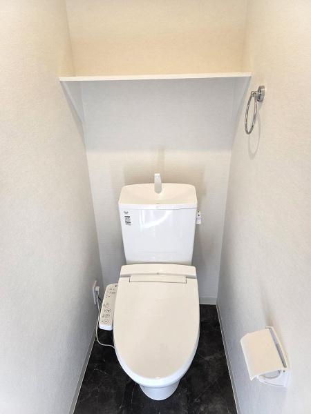 トイレ　温水洗浄暖房便座