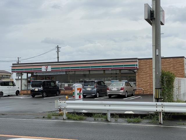 コンビニ　セブンイレブン（コンビニ）まで791m