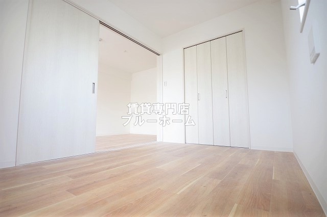 その他部屋・スペース　リビング横5帖の洋室！